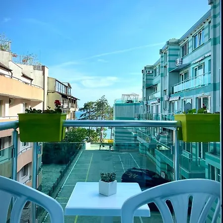 아파트 Floral, First Sea Line Coast