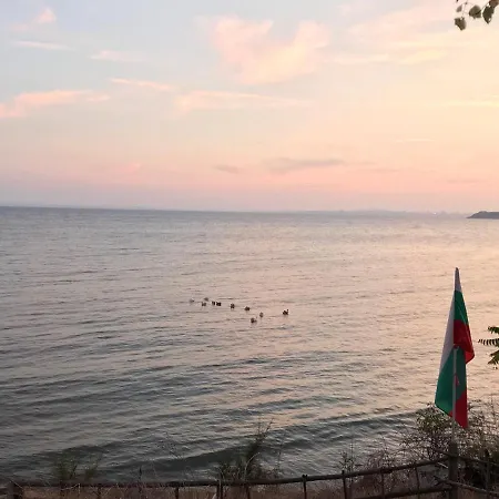 아파트 Floral, First Sea Line Coast