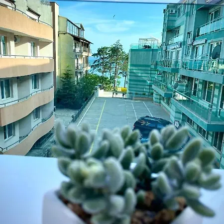 아파트 Floral, First Sea Line Coast